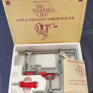 Pampered Chef Peeler/Corer/Slicer NIB